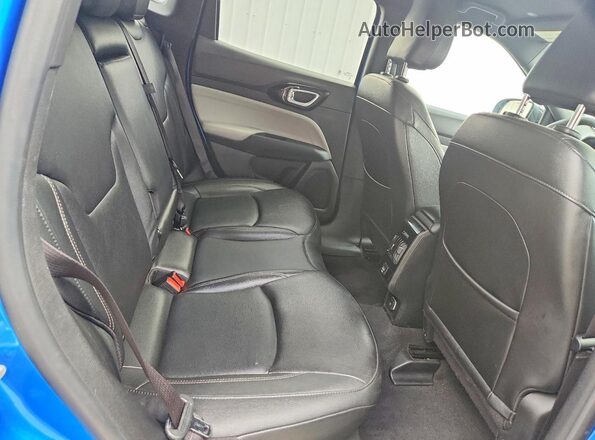 3C4NJDCN0ST522702 2025 JEEP COMPASS Blue Vista de los asientos traseros