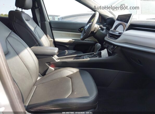 3C4NJDCN0ST540889 2025 JEEP COMPASS Silver Front interior view