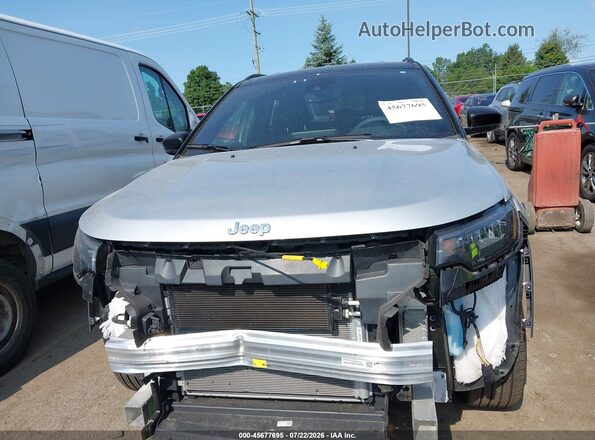 3C4NJDCN0ST540889 2025 JEEP COMPASS Silver Rear interior view