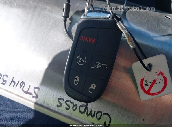 3C4NJDCN0ST614506 2025 JEEP COMPASS Red Widok deski rozdzielczej