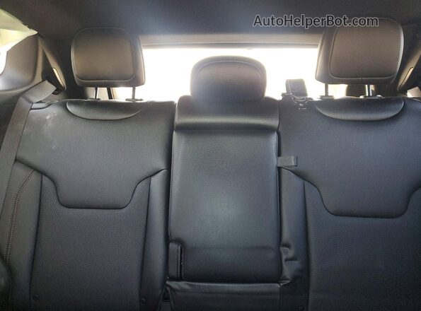 3C4NJDCN1RT587763 2024 JEEP COMPASS Серебряный Вид задних сидений
