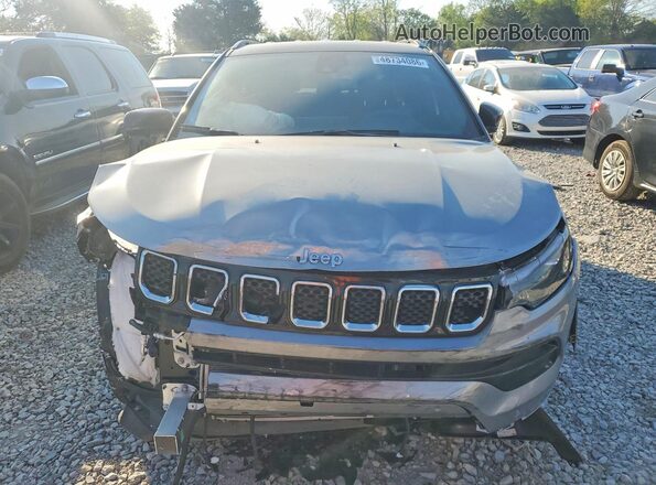 3C4NJDCN1RT587763 2024 JEEP COMPASS Серебряный Вид спереди