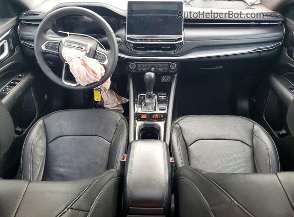 3C4NJDCN2RT139242 2024 JEEP COMPASS White Dashboard view