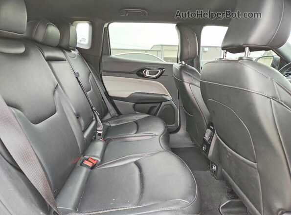 3C4NJDCN2ST511796 2025 JEEP COMPASS White Vista interior trasera