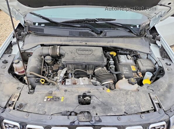 3C4NJDCN2ST511796 2025 JEEP COMPASS White Vista del compartimento del motor