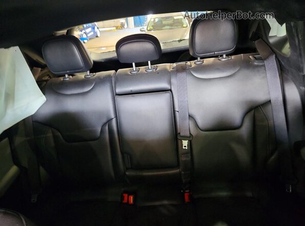3C4NJDCN2ST621540 2025 JEEP COMPASS White Вид задніх сидінь