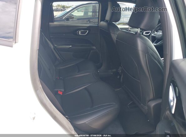 3C4NJDCN2TT188092 2026 JEEP COMPASS White Widok naklejki z numerem VIN