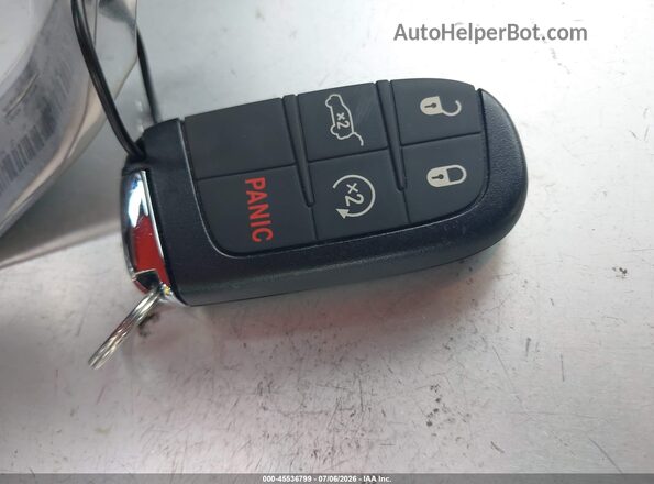 3C4NJDCN2TT188092 2026 JEEP COMPASS White Widok deski rozdzielczej