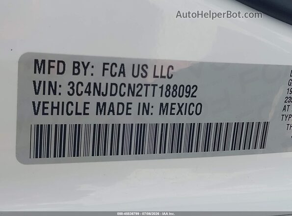3C4NJDCN2TT188092 2026 JEEP COMPASS White Widok komory silnika