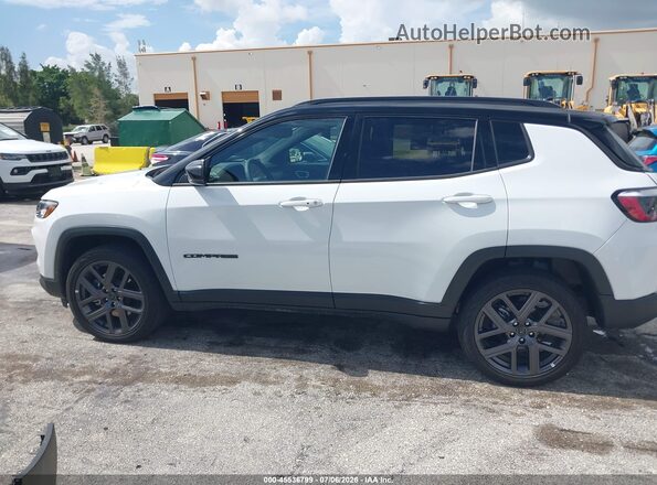 3C4NJDCN2TT188092 2026 JEEP COMPASS White Widok wnętrza 360 stopni