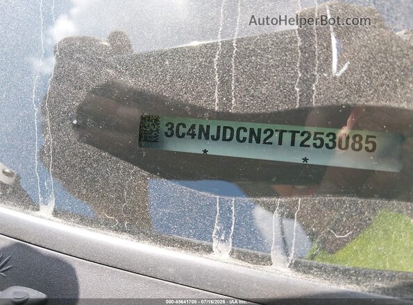 3C4NJDCN2TT253085 2026 JEEP COMPASS Gray ძრავის განყოფილების ხედი
