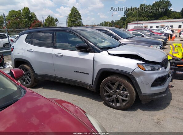 3C4NJDCN2TT253085 2026 JEEP COMPASS Gray უკანა სალონის ხედი