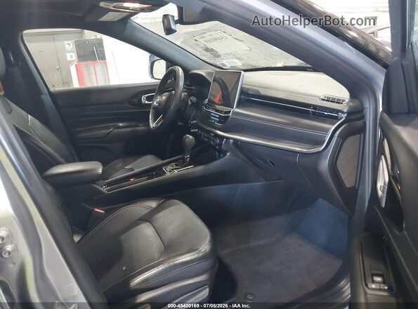 3C4NJDCN3PT555359 2023 JEEP COMPASS Gray წინა სალონის ხედი