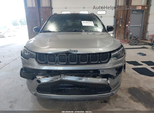 3C4NJDCN3PT555359 2023 JEEP COMPASS Gray უკანა სალონის ხედი