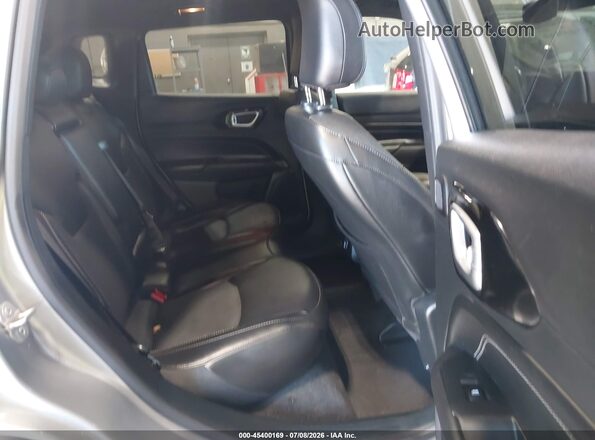 3C4NJDCN3PT555359 2023 JEEP COMPASS Gray VIN კოდის სტიკერის ხედი