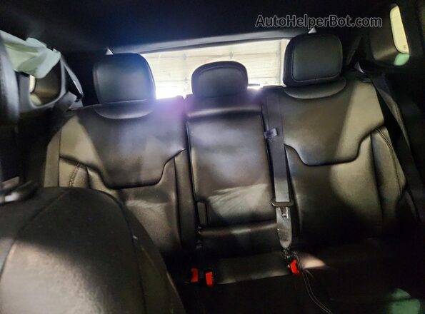 3C4NJDCN3ST511161 2025 JEEP COMPASS White Հետևի նստատեղերի տեսք