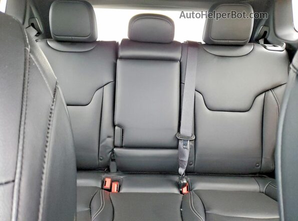 3C4NJDCN3TT194340 2026 JEEP COMPASS White Հետևի նստատեղերի տեսք