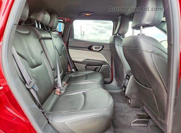 3C4NJDCN4ST557534 2025 JEEP COMPASS Red Widok tylnych siedzeń