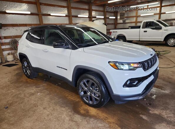 3C4NJDCN4TT259793 2026 JEEP COMPASS Белый Передняя правая четверть