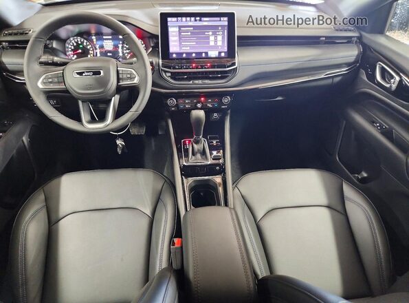 3C4NJDCN4TT259793 2026 JEEP COMPASS Белый Вид панели приборов