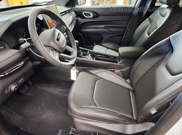 3C4NJDCN4TT259793 2026 JEEP COMPASS Белый Вид салона спереди