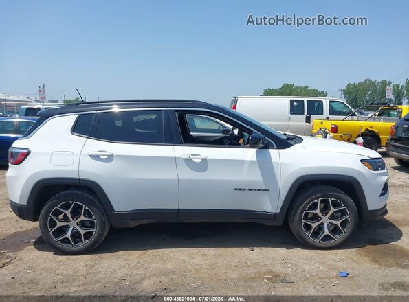 3C4NJDCN5RT111788 2024 JEEP COMPASS White Widok wnętrza z tyłu