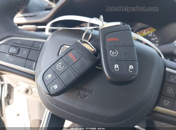3C4NJDCN5ST610757 2025 JEEP COMPASS White Widok deski rozdzielczej