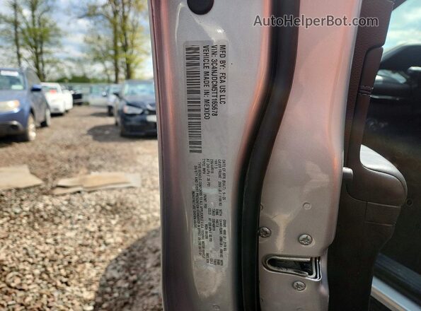 3C4NJDCN5TT165678 2026 JEEP COMPASS Silver VIN sticker view