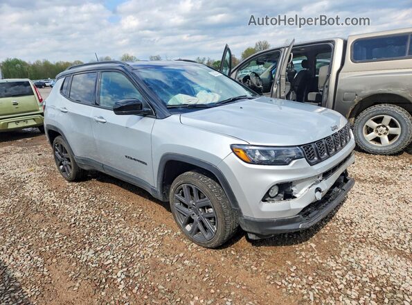 3C4NJDCN5TT165678 2026 JEEP COMPASS Silver Front right