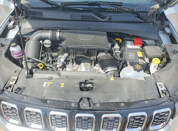 3C4NJDCN5TT181329 2026 JEEP COMPASS Silver Engine compartment view