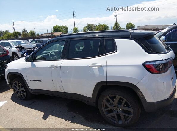 3C4NJDCN5TT188412 2026 JEEP COMPASS White უკანა სალონის ხედი