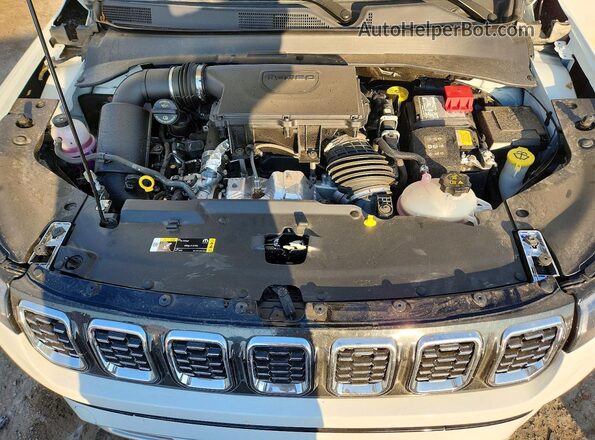 3C4NJDCN5TT225541 2026 JEEP COMPASS White Vista del compartimento del motor