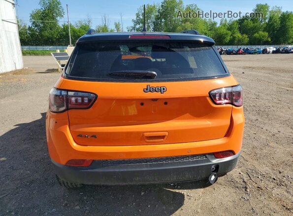 3C4NJDCN6TT166998 2026 JEEP COMPASS Orange Rear view