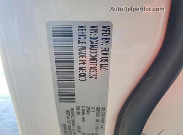 3C4NJDCN6TT182067 2026 JEEP COMPASS White Widok naklejki z numerem VIN