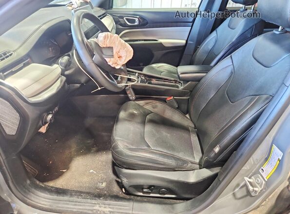 3C4NJDCN7PT566106 2023 JEEP COMPASS Серый Вид салона спереди