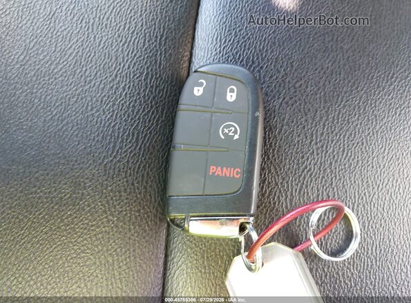 3C4NJDCN7ST579124 2025 JEEP COMPASS Red Առջևի վահանակի տեսք