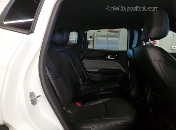 3C4NJDCN7TT235004 2026 JEEP COMPASS White Вид задньої частини салону