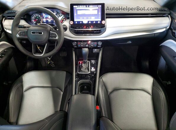 3C4NJDCN7TT235004 2026 JEEP COMPASS White Вид панелі приладів
