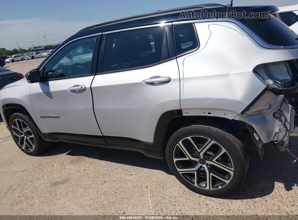 3C4NJDCN8ST595493 2025 JEEP COMPASS Silver Widok wnętrza 360 stopni