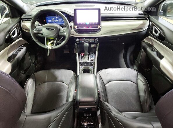 3C4NJDCN8ST614883 2025 JEEP COMPASS Silver Առջևի վահանակի տեսք