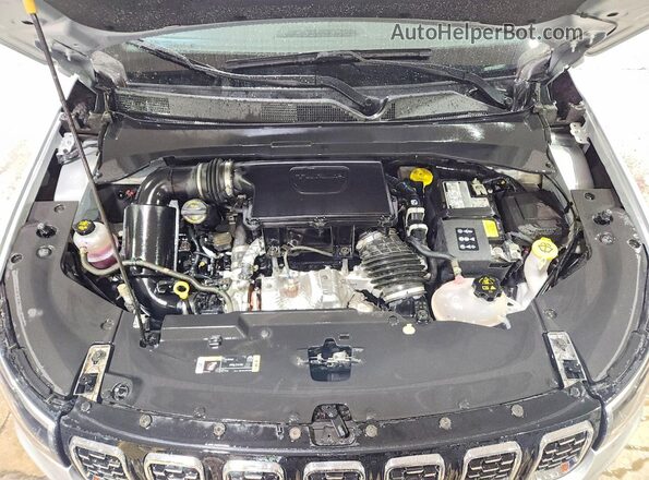 3C4NJDCN8ST614883 2025 JEEP COMPASS Silver Շարժիչի բաժամունքի տեսք