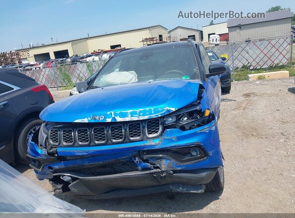 3C4NJDCN8TT152312 2026 JEEP COMPASS Синий Вид щитка приборов