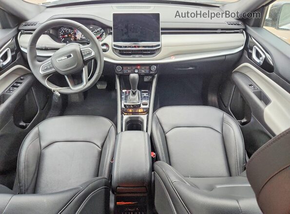 3C4NJDCN8TT212332 2026 JEEP COMPASS White Widok deski rozdzielczej