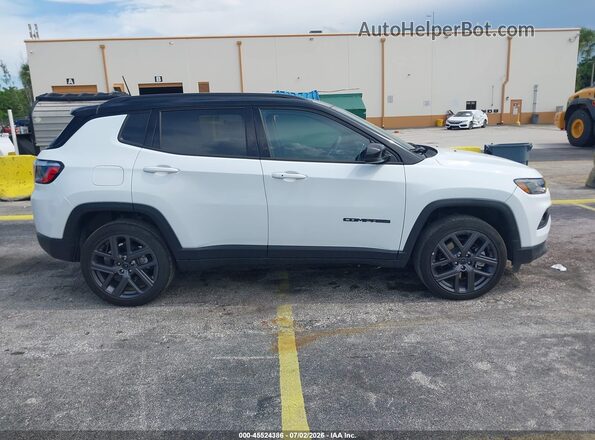 3C4NJDCN9TT178109 2026 JEEP COMPASS White Vista interior trasera