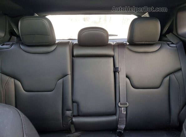 3C4NJDCNXRT167189 2024 JEEP COMPASS Silver Vista de los asientos traseros