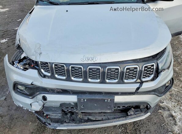 3C4NJDCNXRT167189 2024 JEEP COMPASS Silver Vista del compartimento del motor
