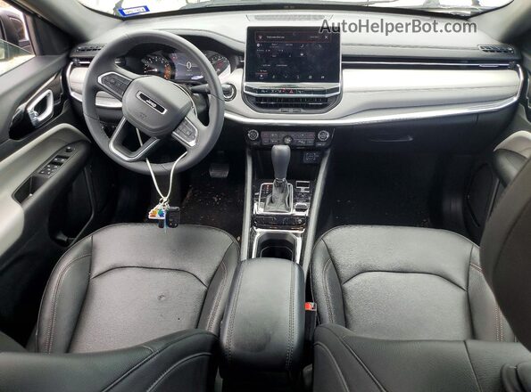 3C4NJDCNXRT586949 2024 JEEP COMPASS Silver Widok deski rozdzielczej