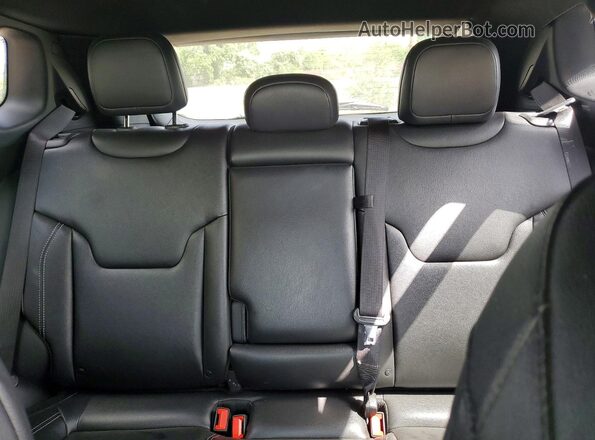 3C4NJDCNXST509066 2025 JEEP COMPASS White Вид задніх сидінь