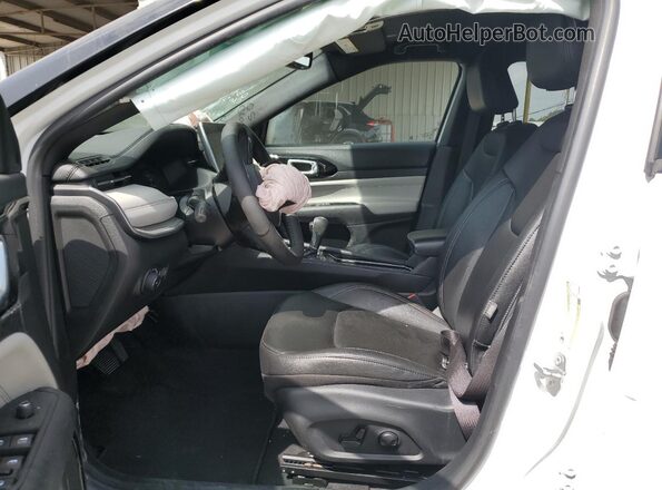 3C4NJDCNXST509066 2025 JEEP COMPASS White 