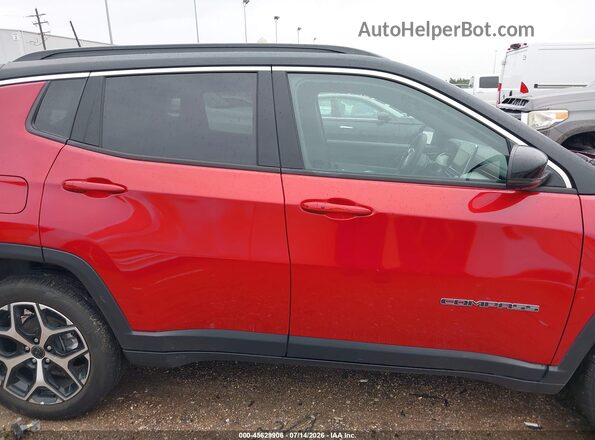 3C4NJDCNXST595401 2025 JEEP COMPASS Red Vista interior trasera